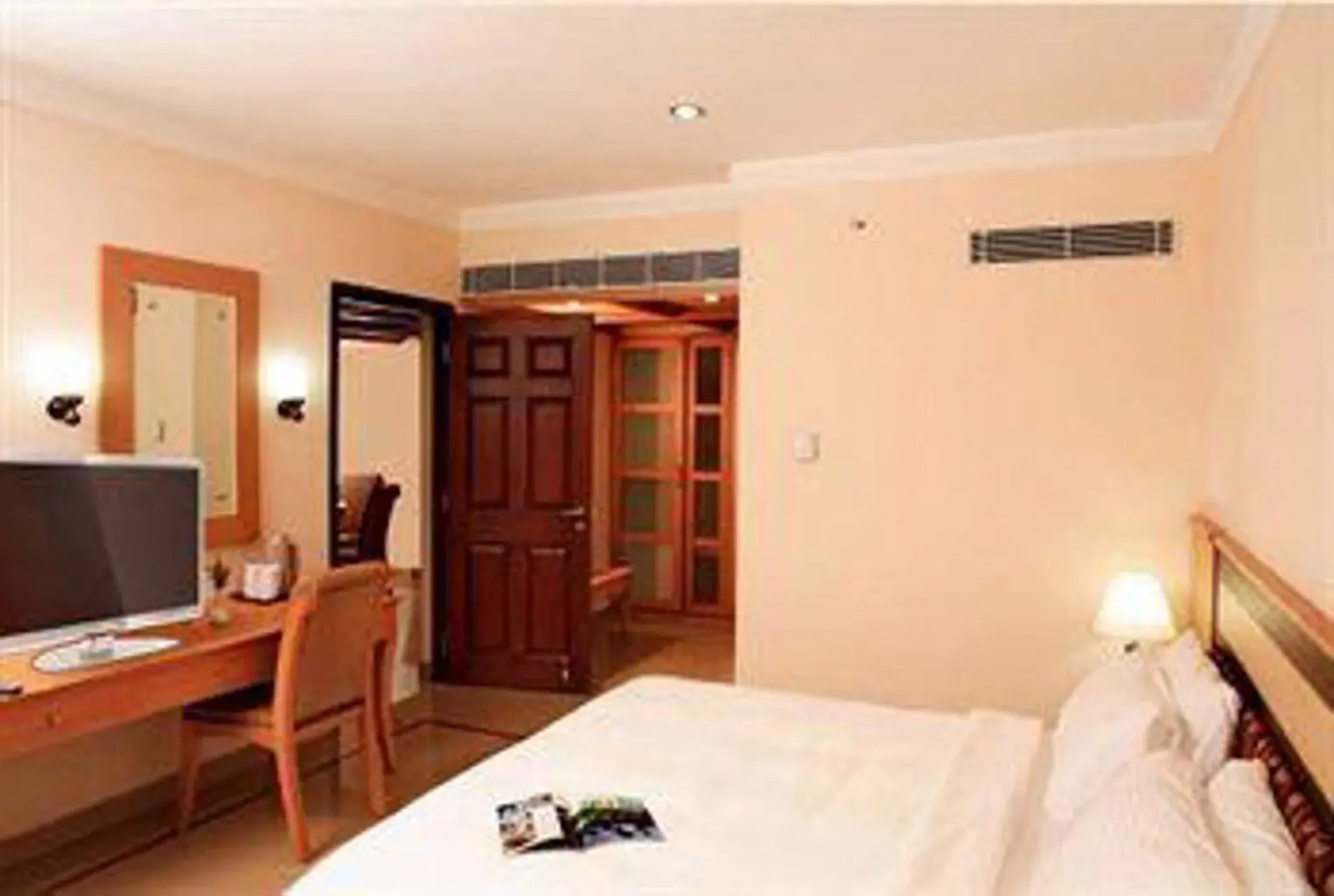 Hotel Pearl Continental