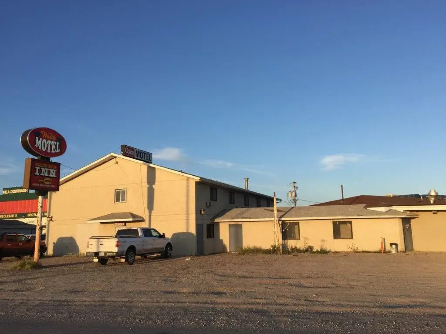 Wakiki Motel & Lounge
