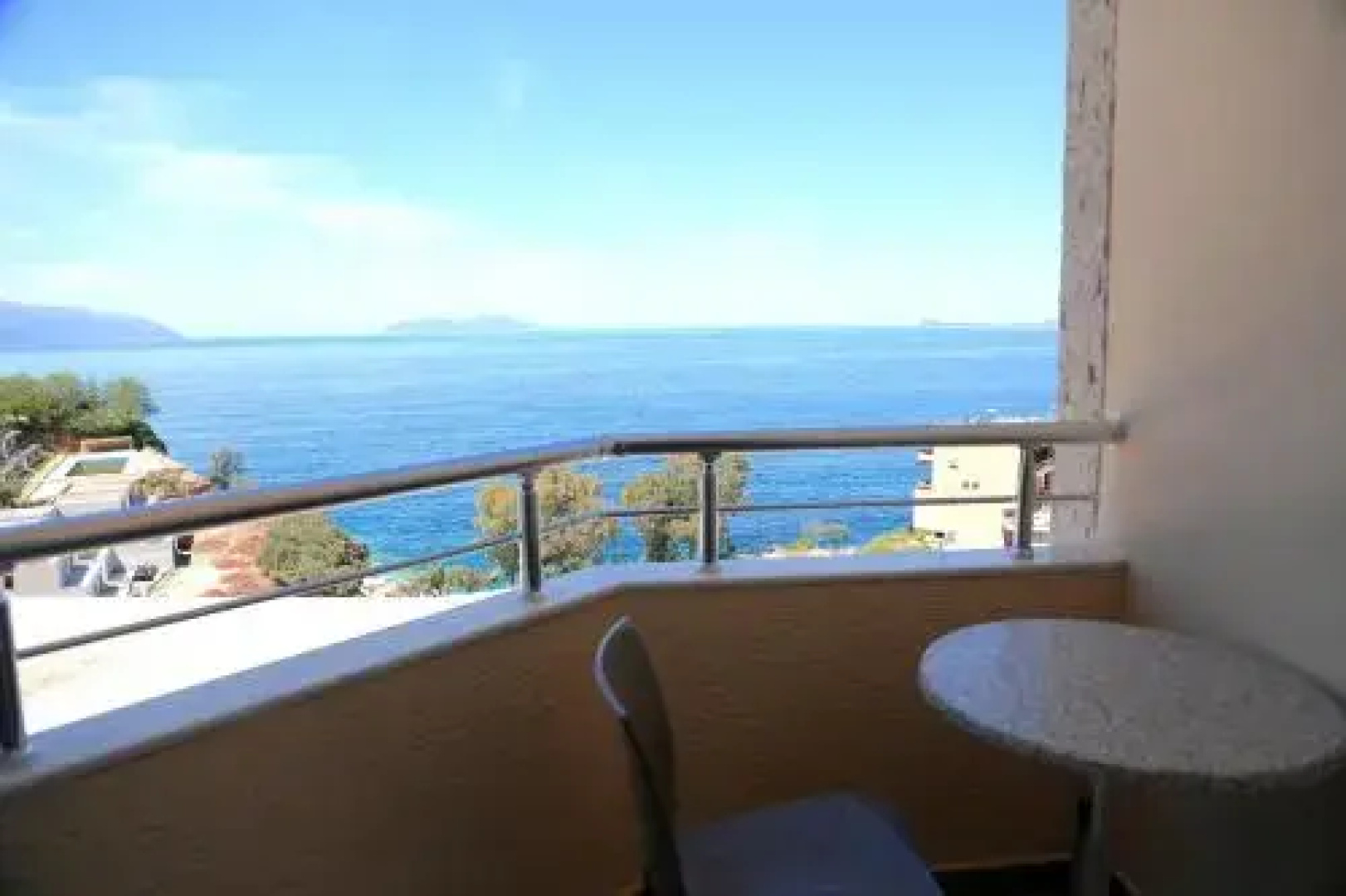 Nomelia Residence Hotel