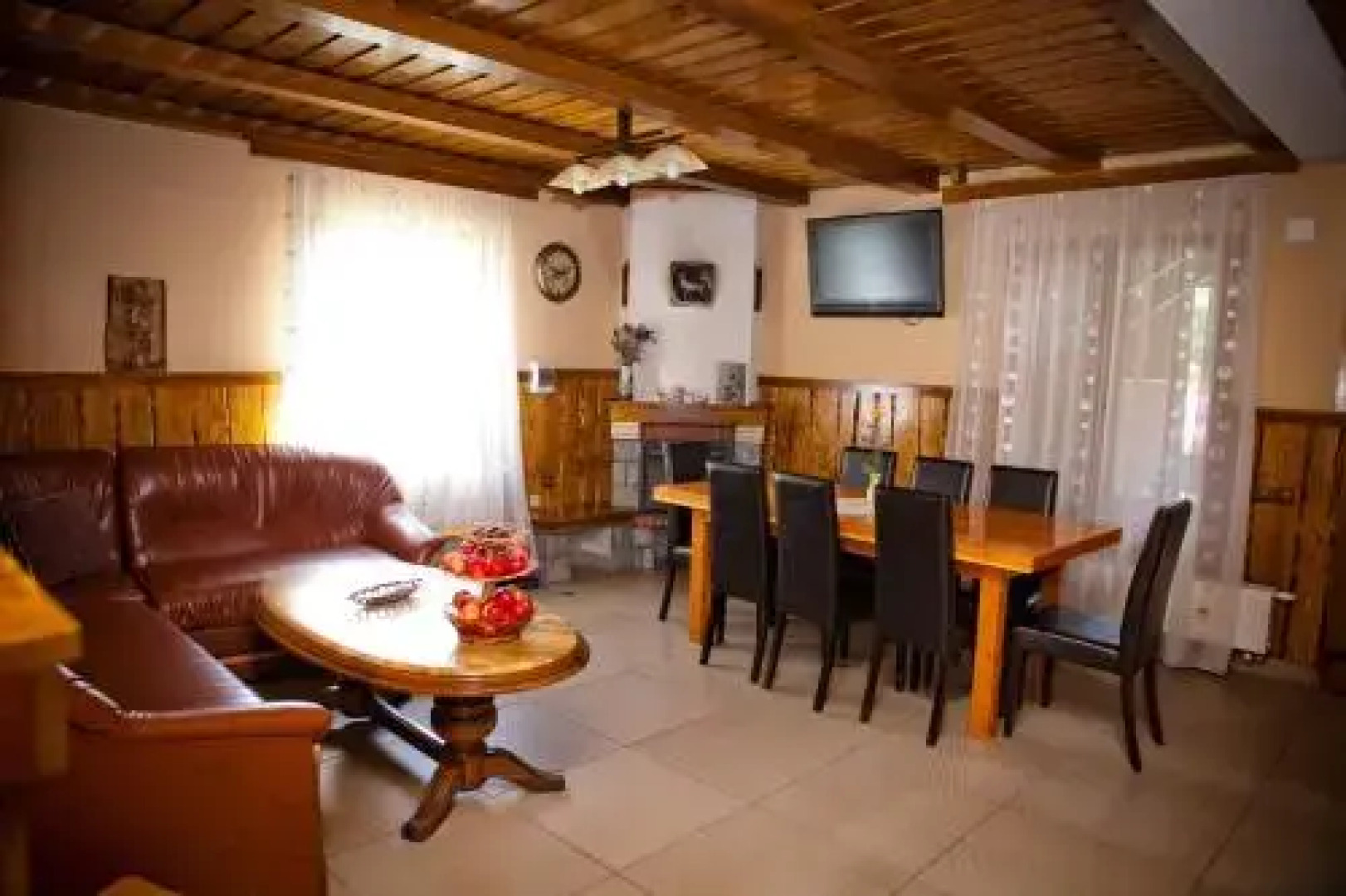 Conacul de sub munte