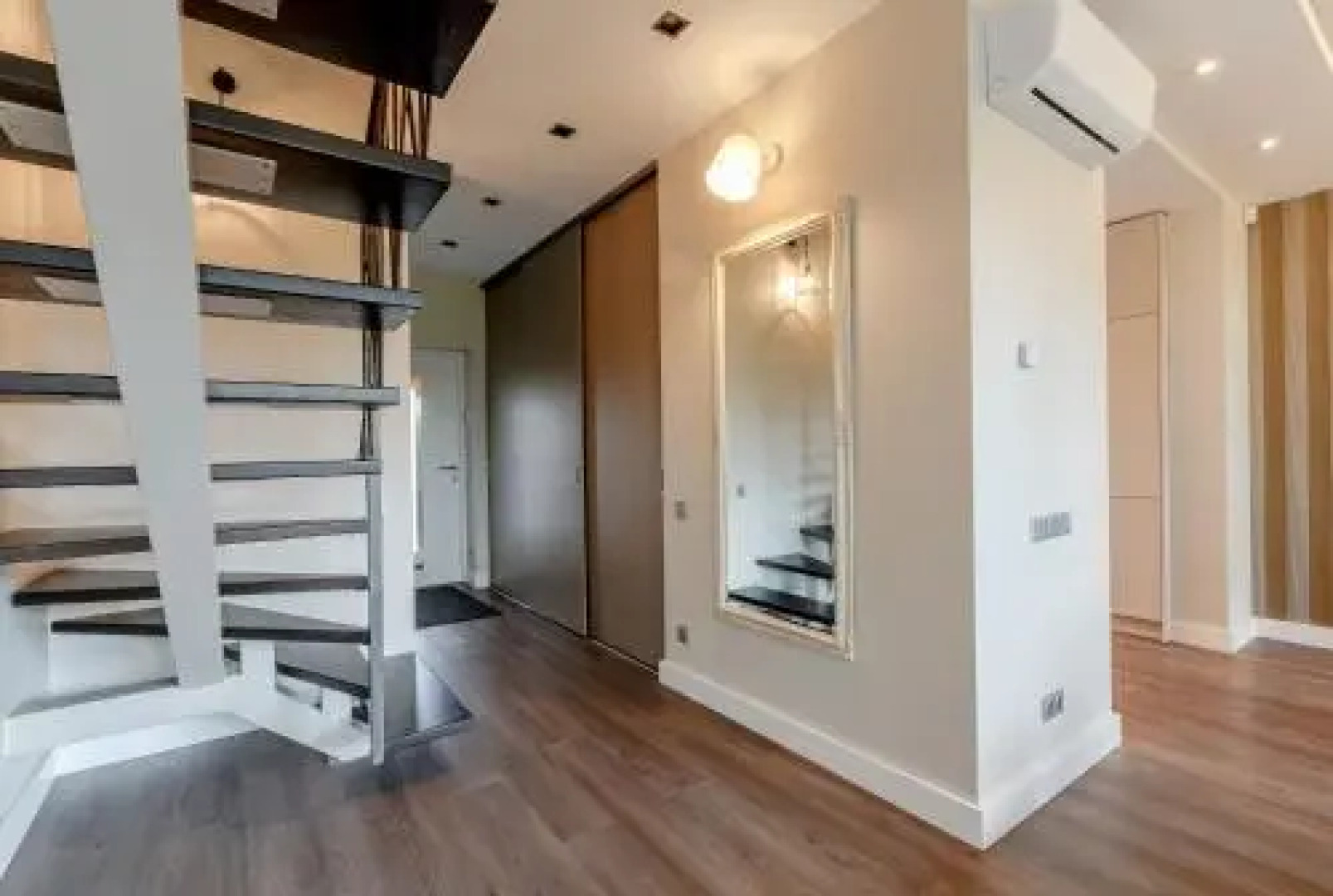 Amber Diamond - 3 Level Townhouse