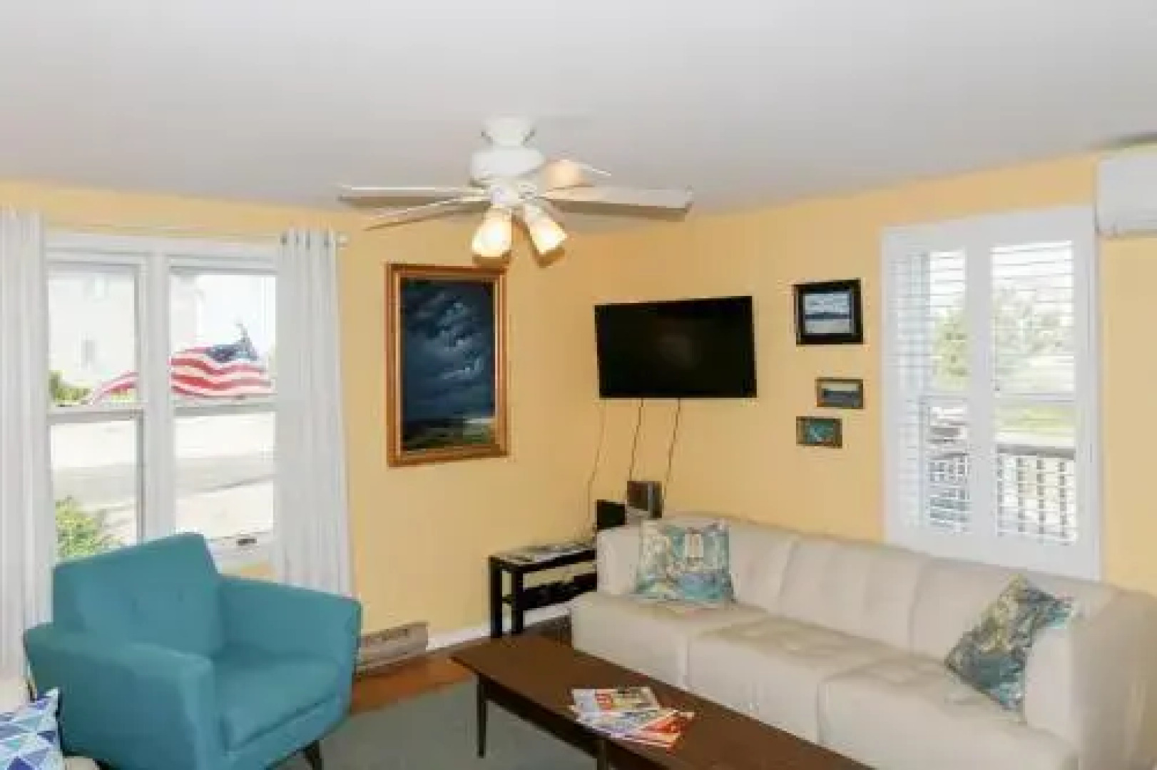 361 Shore Rd House - 3 Br home by RedAwning