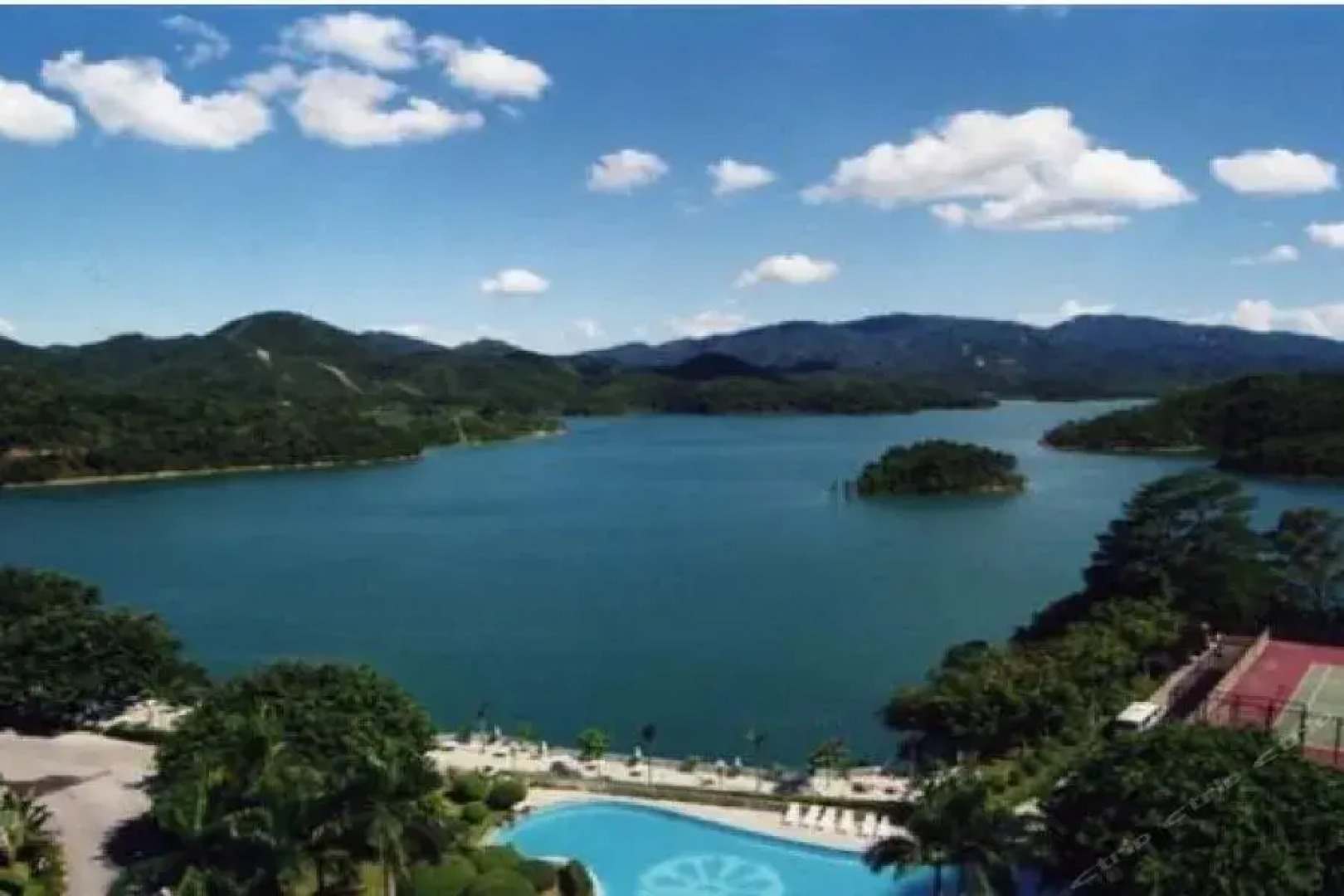 Scenic Holiday Hotel