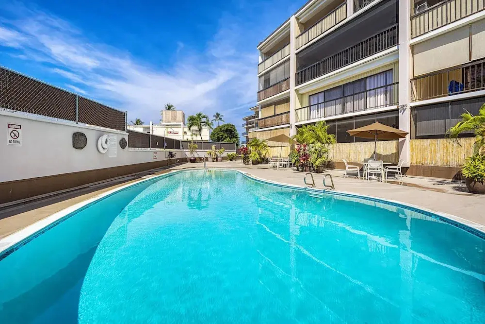 Kona Plaza 201 by RedAwning
