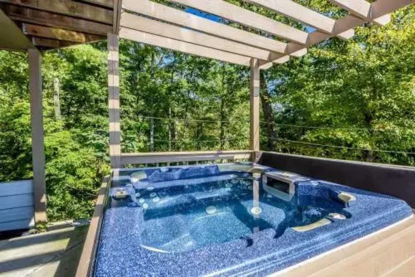 Blueberry Cottage - 4 Br home by RedAwning