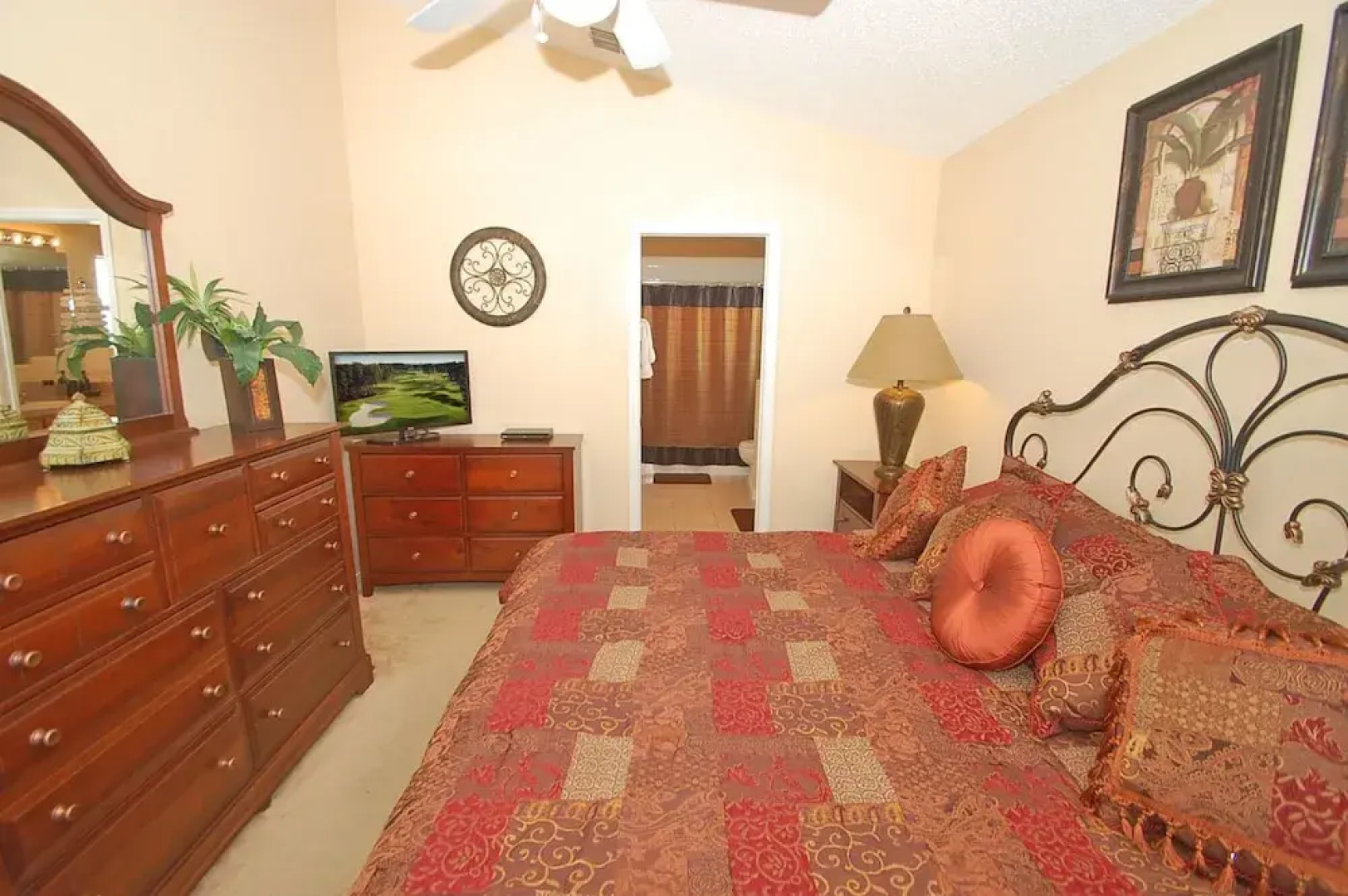 16623FM Sunlight Villa 3 Br villa by RedAwning