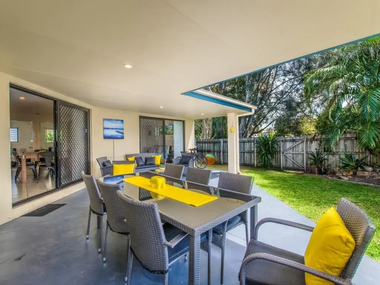 Coolum Waves Pet Friendly Holiday House