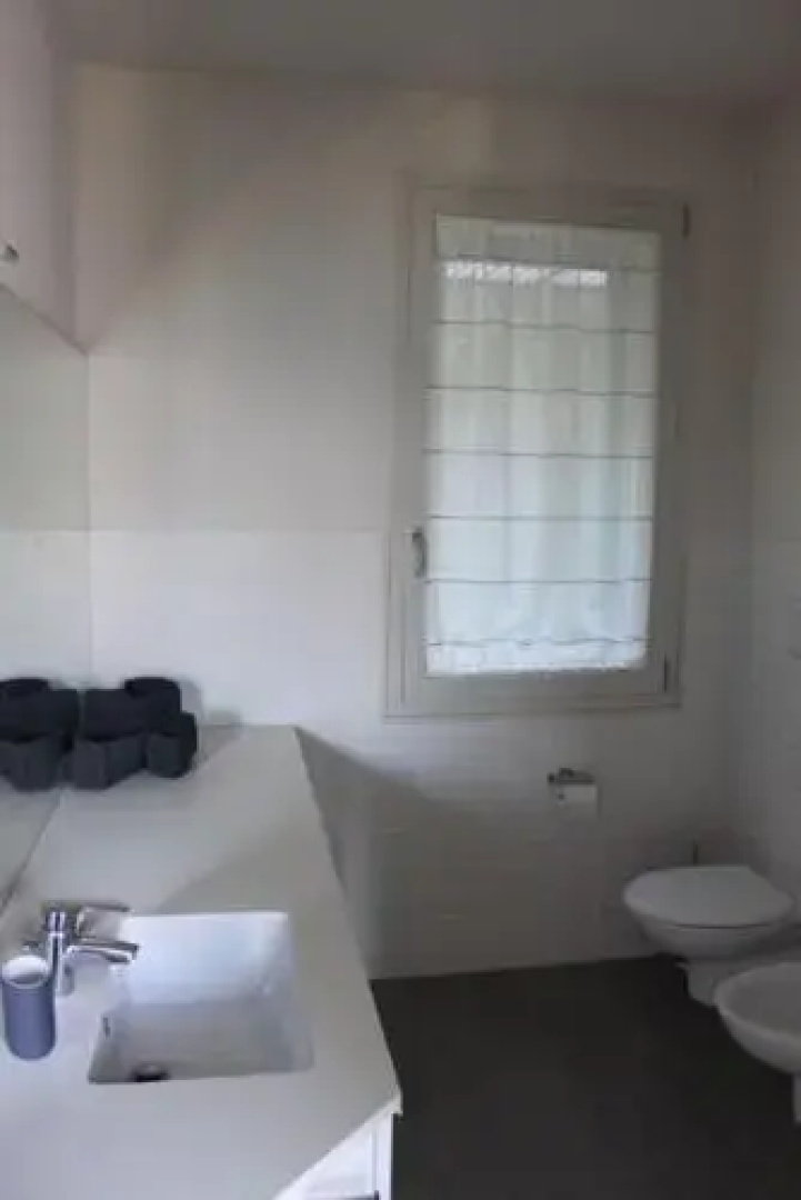 Luxury Apartment Front Lake View