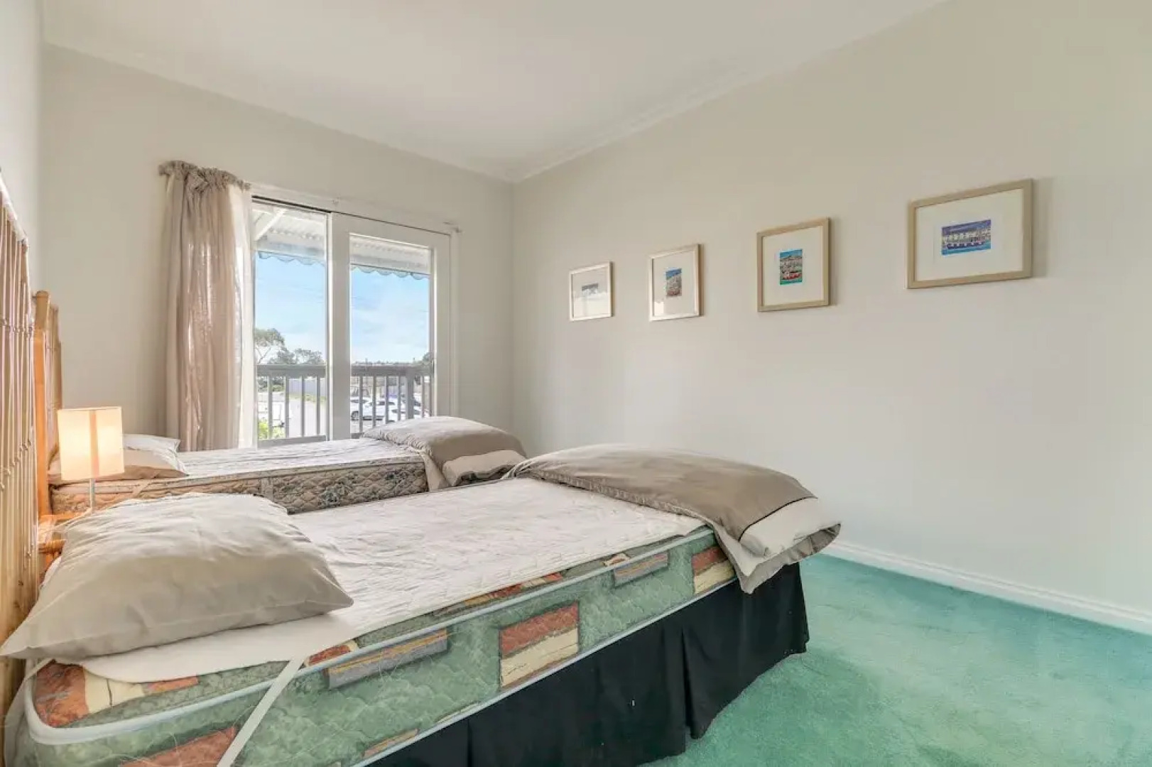 The Apartment, Metung