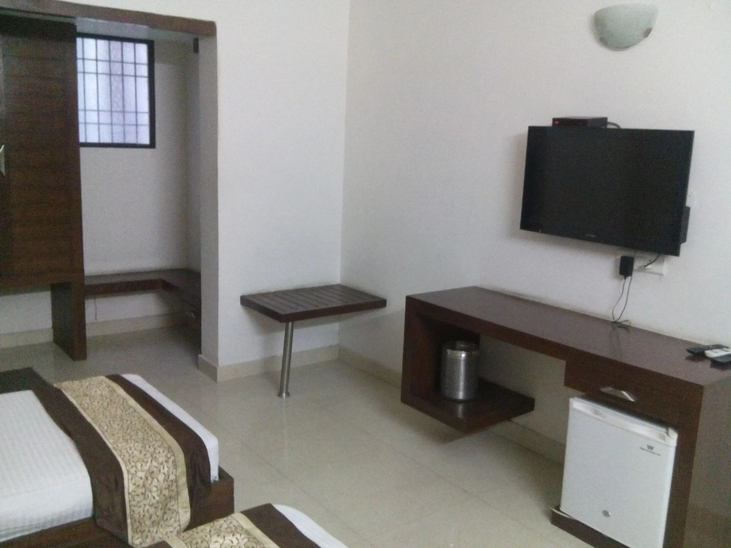 OYO 8627 Hotel Space