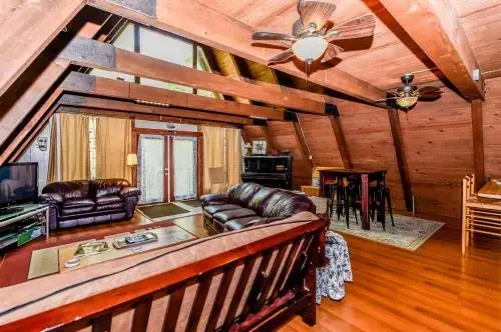 Honeybear Haven - 2 Br home by RedAwning