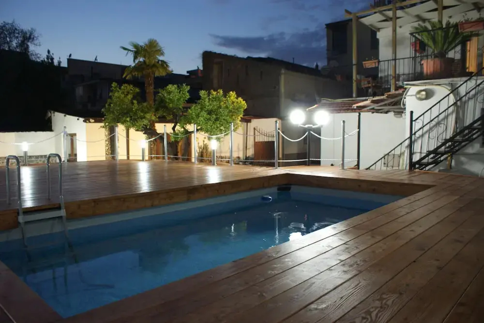 Terrazza sul Vesuvio con piscina