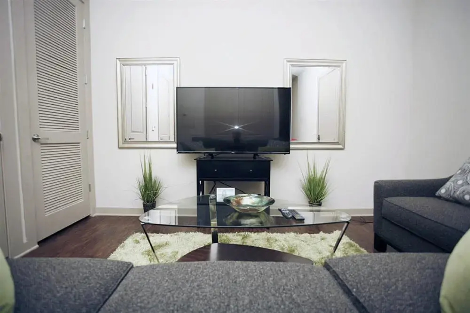 1505 Demonbreun By Sitsquare Suites
