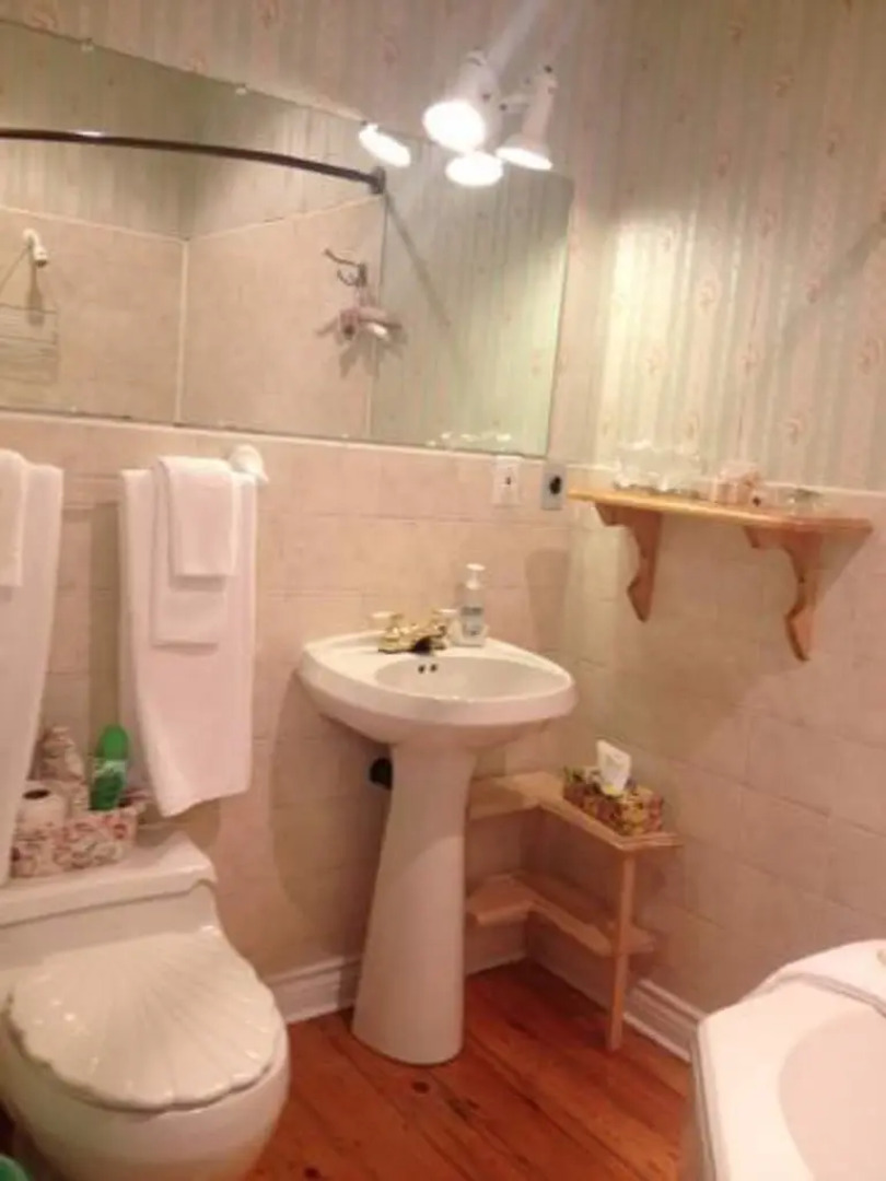 Florentine Manor Bed & Breakfast