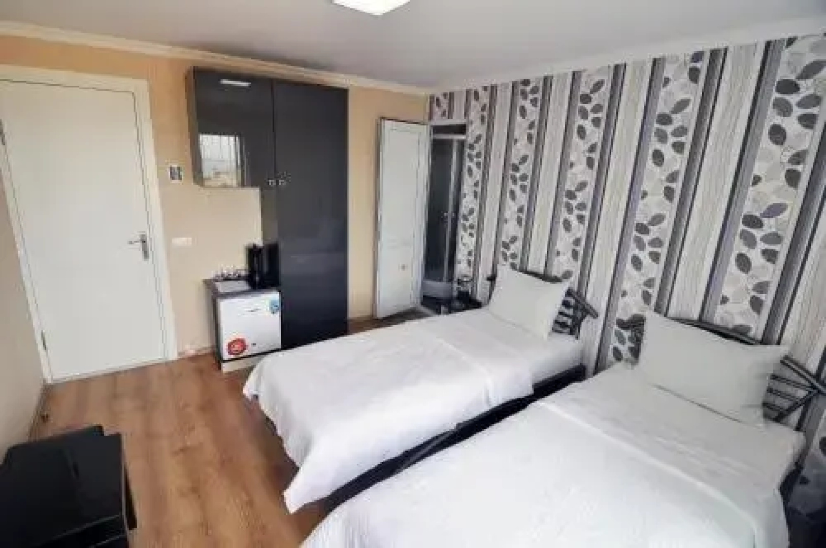 Aphra Hotel