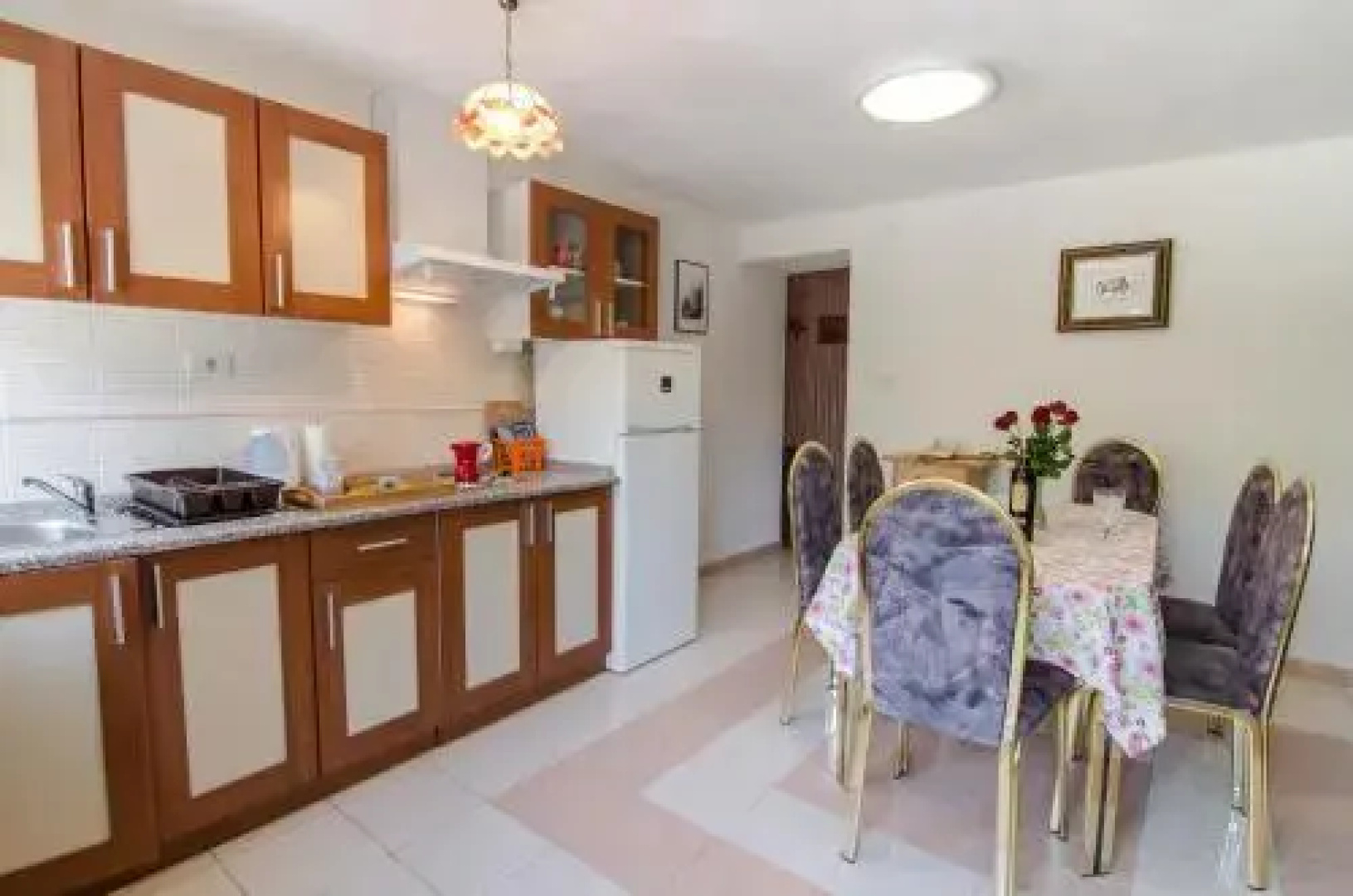 Modern Holiday Home With Pool in Bratulici