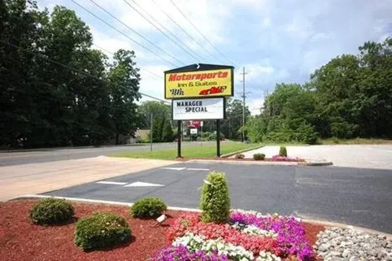 Motorsports Inn and Suites