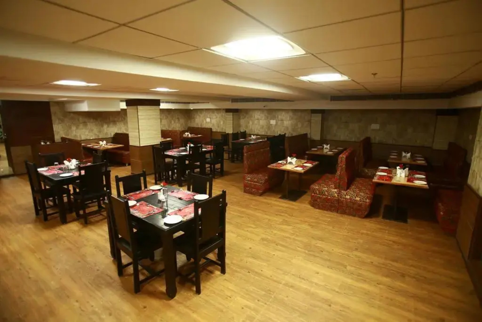 OYO Premium Chaupasni First Puliya