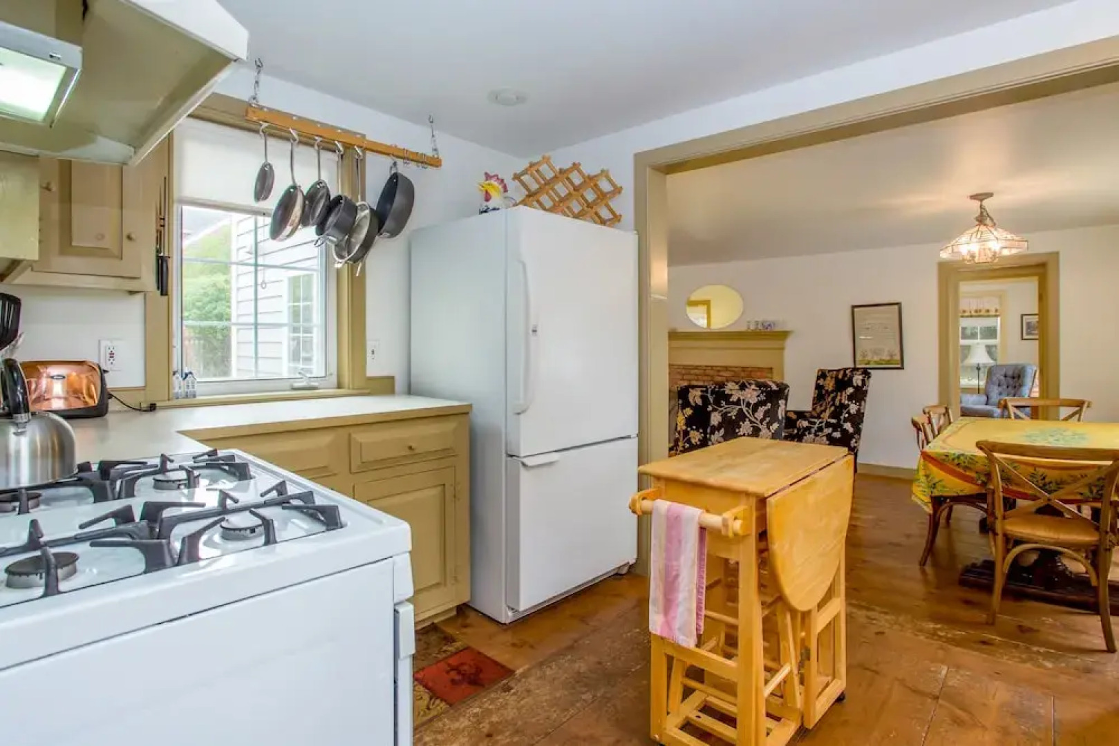 789 Alexander St Home by RedAwning