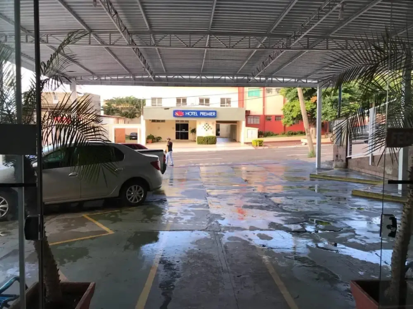 Hotel Papaya Suites