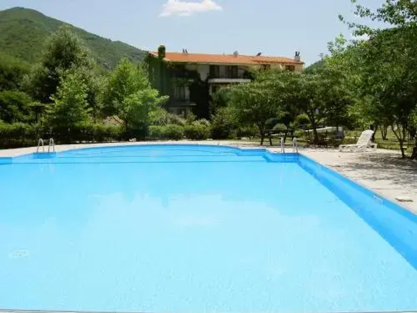 Agriani Hotel