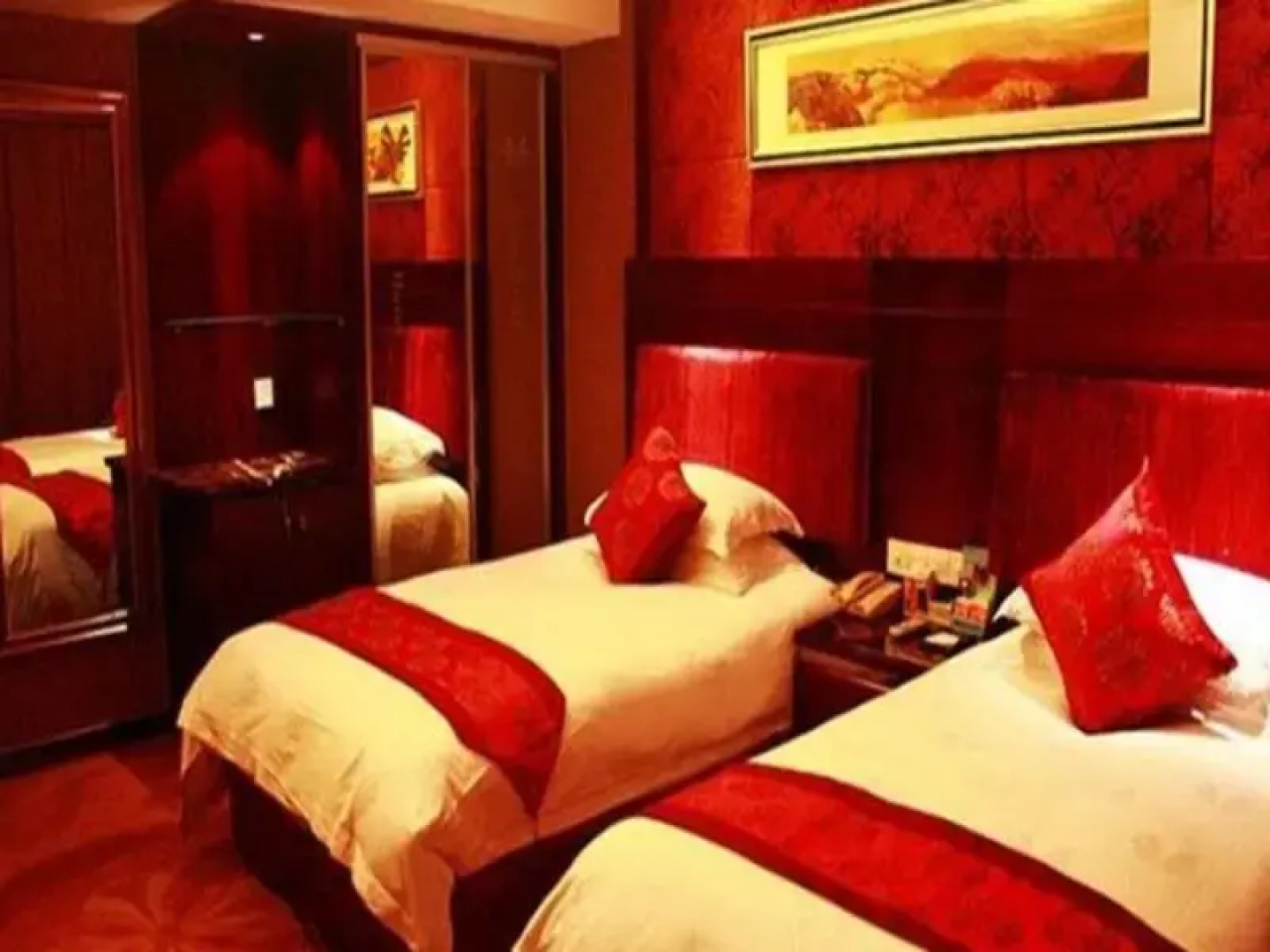 Yiwu Friend Hotel