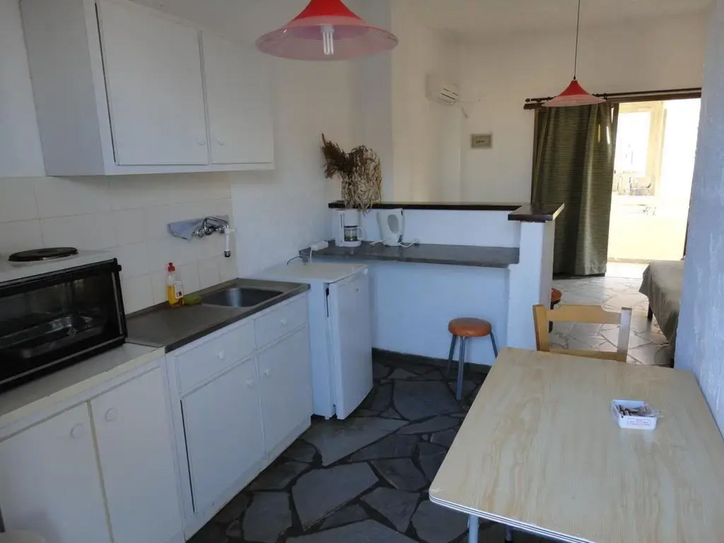 Chrisanthi Apartments