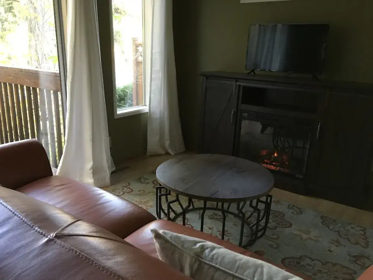 McKenzie River Inn Bed & Breakfast and Cabins