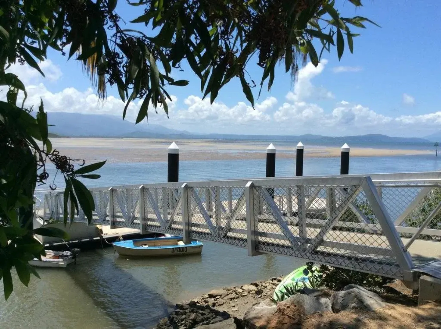 Pineapple Petes Beach House