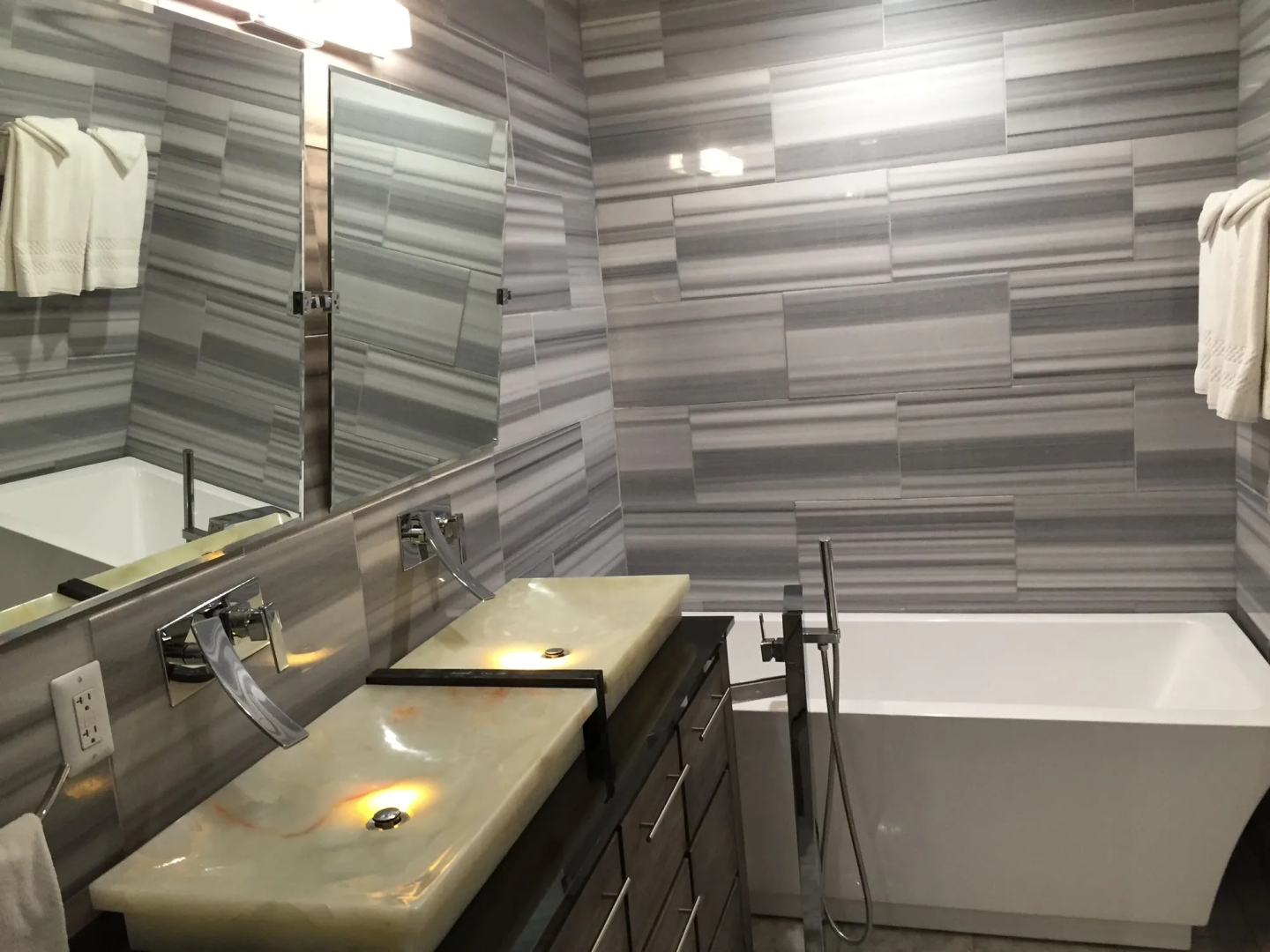 Beach Bungalow Inn and Suites