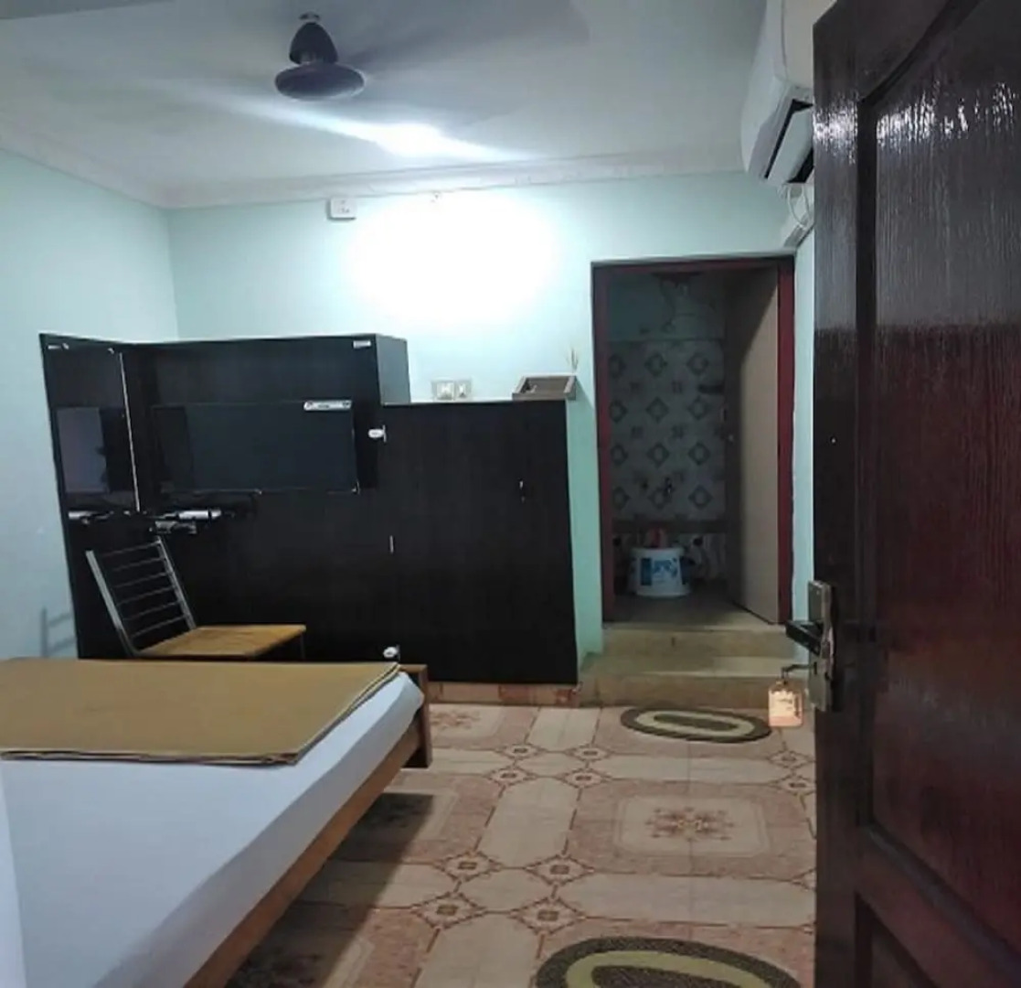 Sri Sivalakshmi AC Guest House