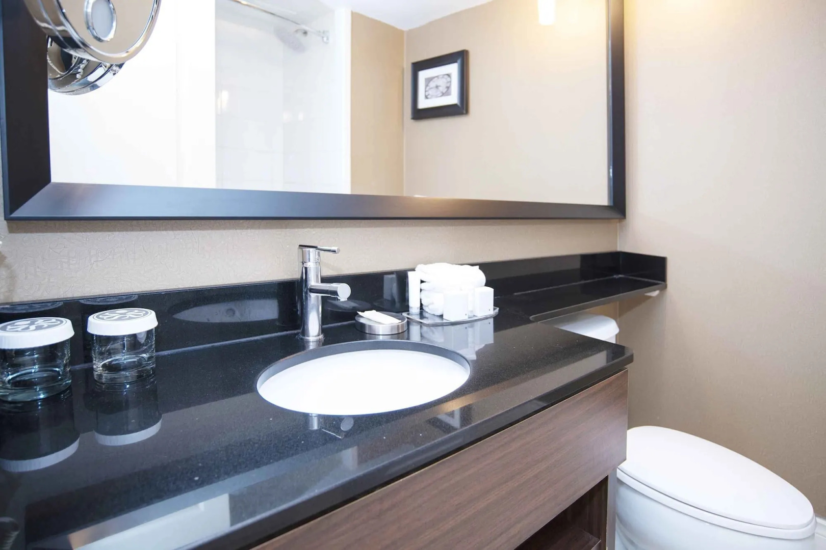 Sandman Signature Toronto Airport Hotel