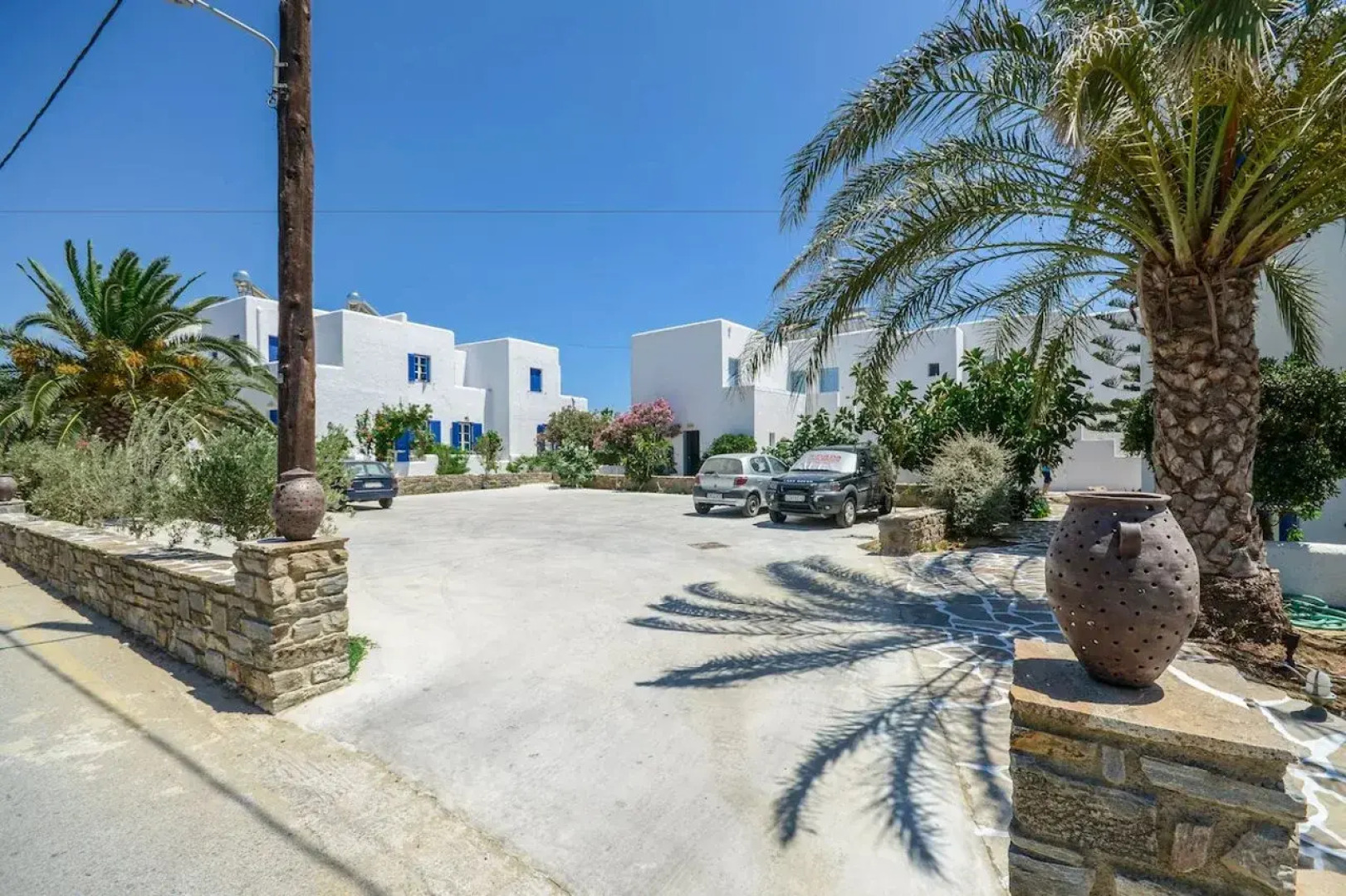 Agia Anna Studios & Apartments