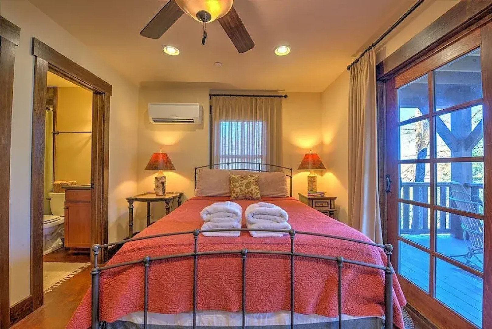 Woodpecker's Hollow - 1 Br Cabin