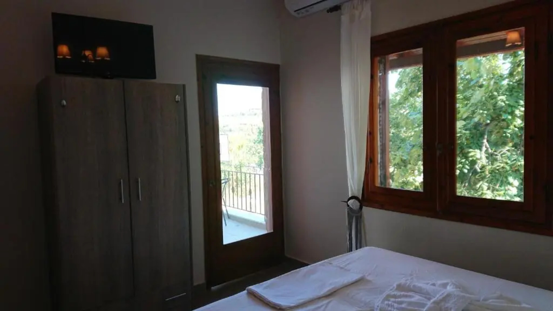 Stone house with seaview