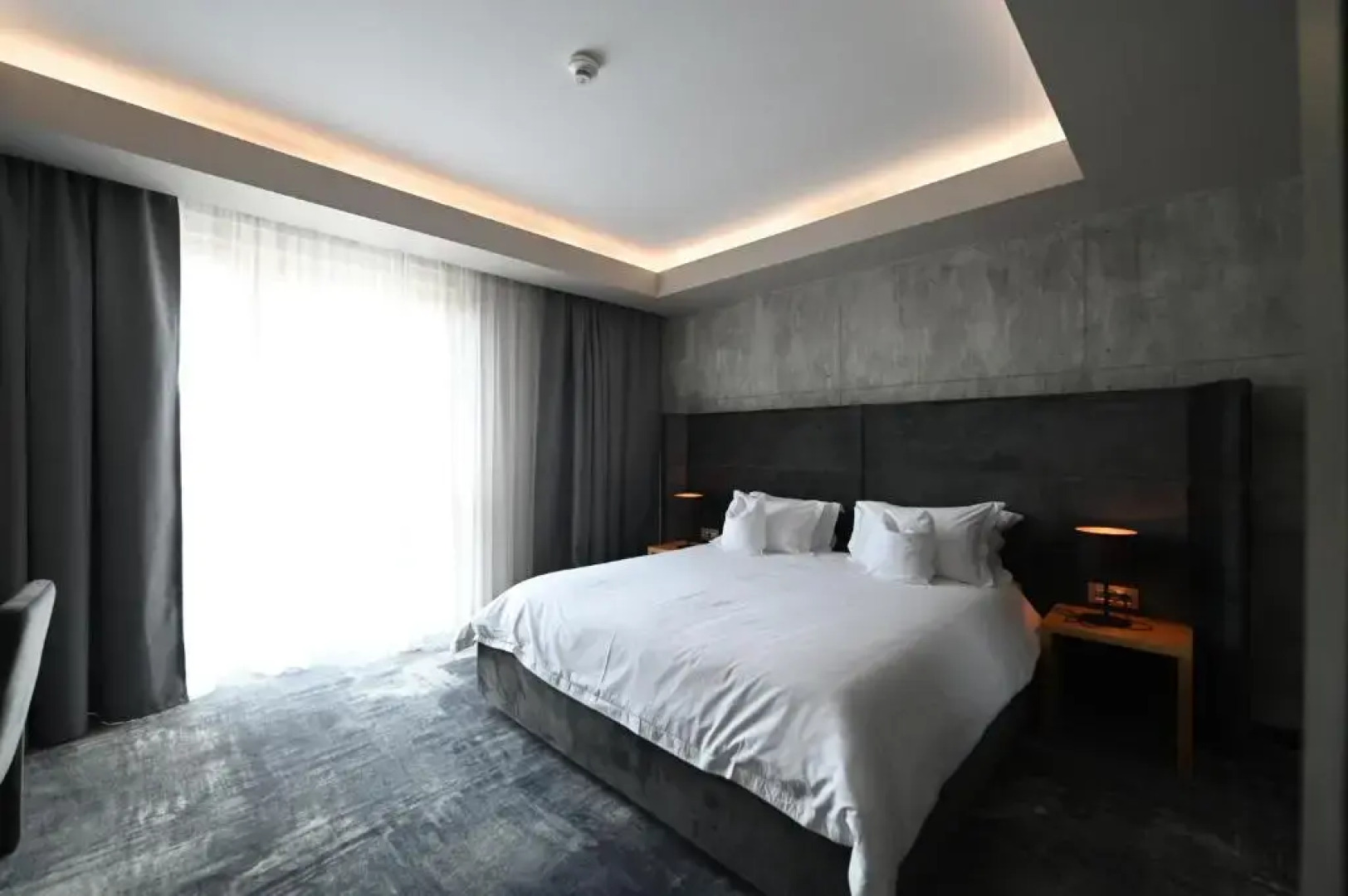 Aniroc Signature Hotel