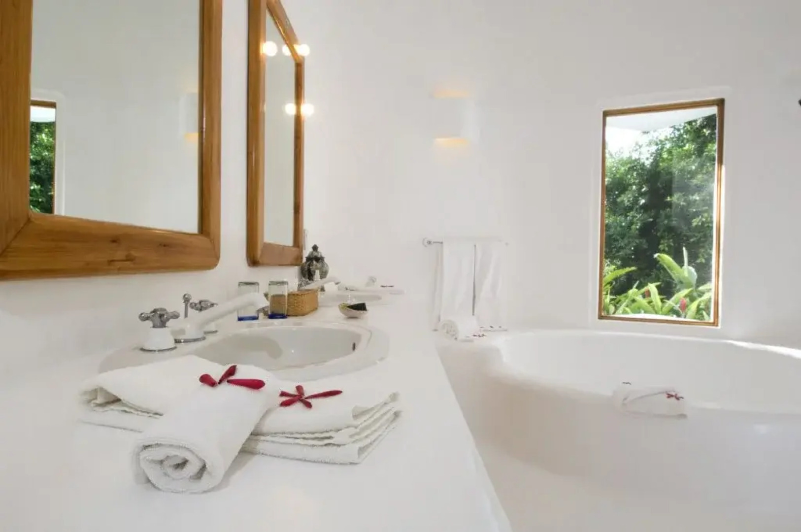 Ocean Castle Sol de Oriente & Ocean Castle Sol de Occidente in Careyes