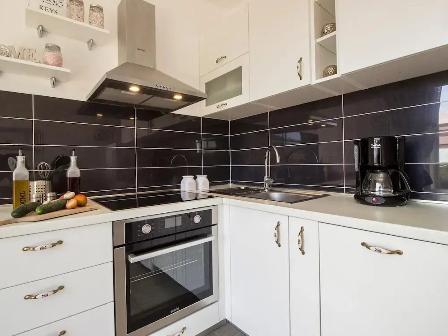 Premium Holiday Home in Kučine-Mravinci with Swimming Pool