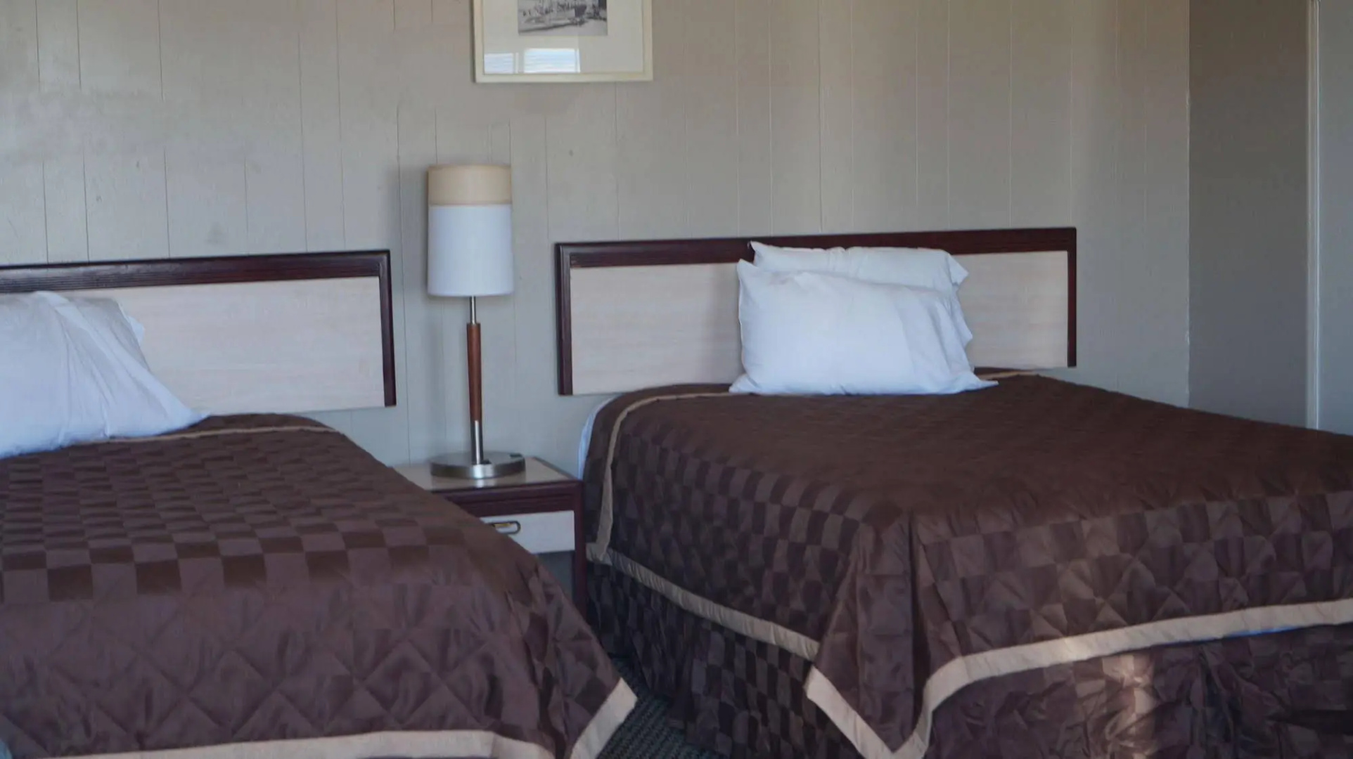 White Caps Motel