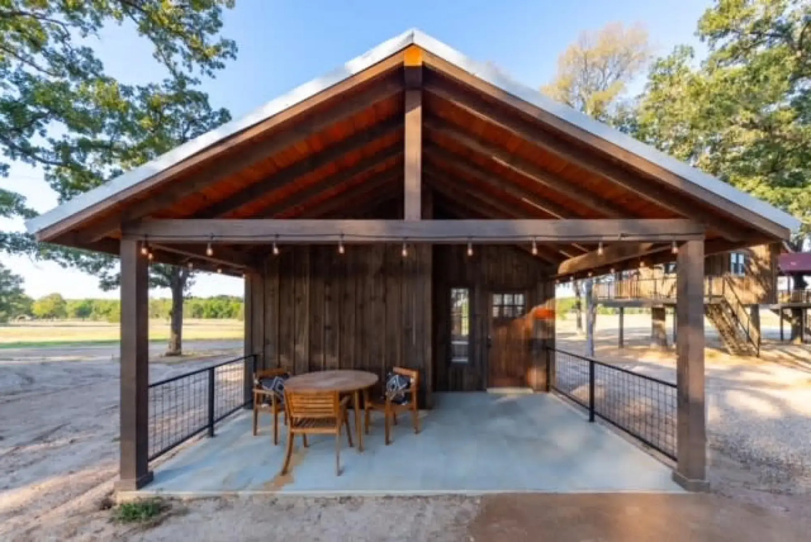 The Roadrunner Cabin 15MIN to Magnolia & Baylor