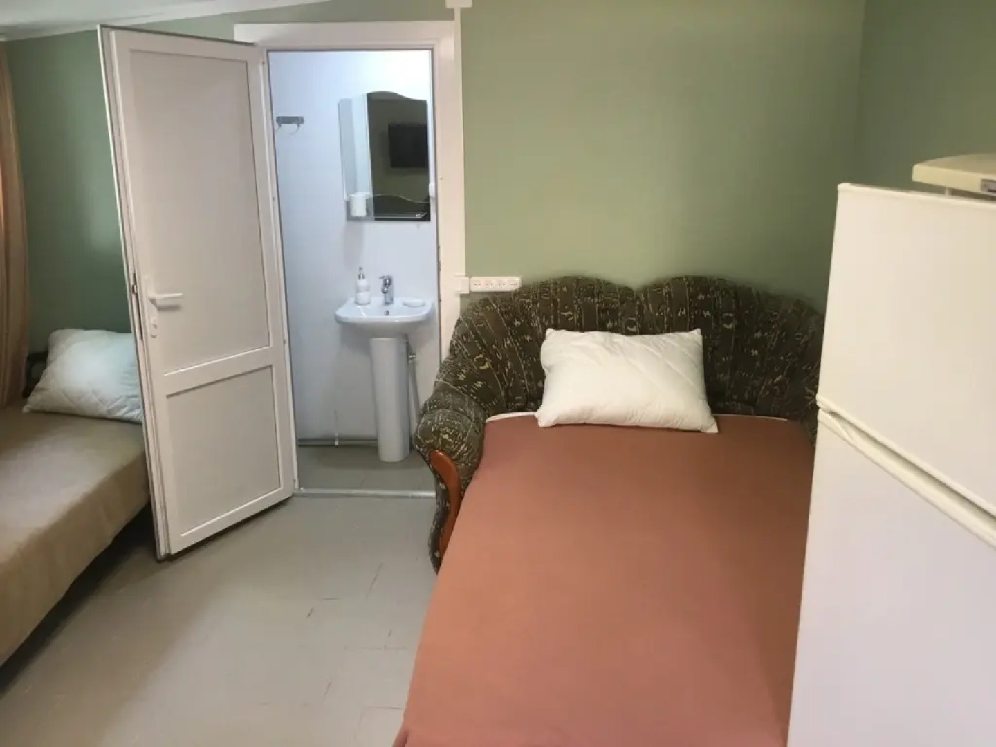 Two Floor Cottages in Lazurnoe