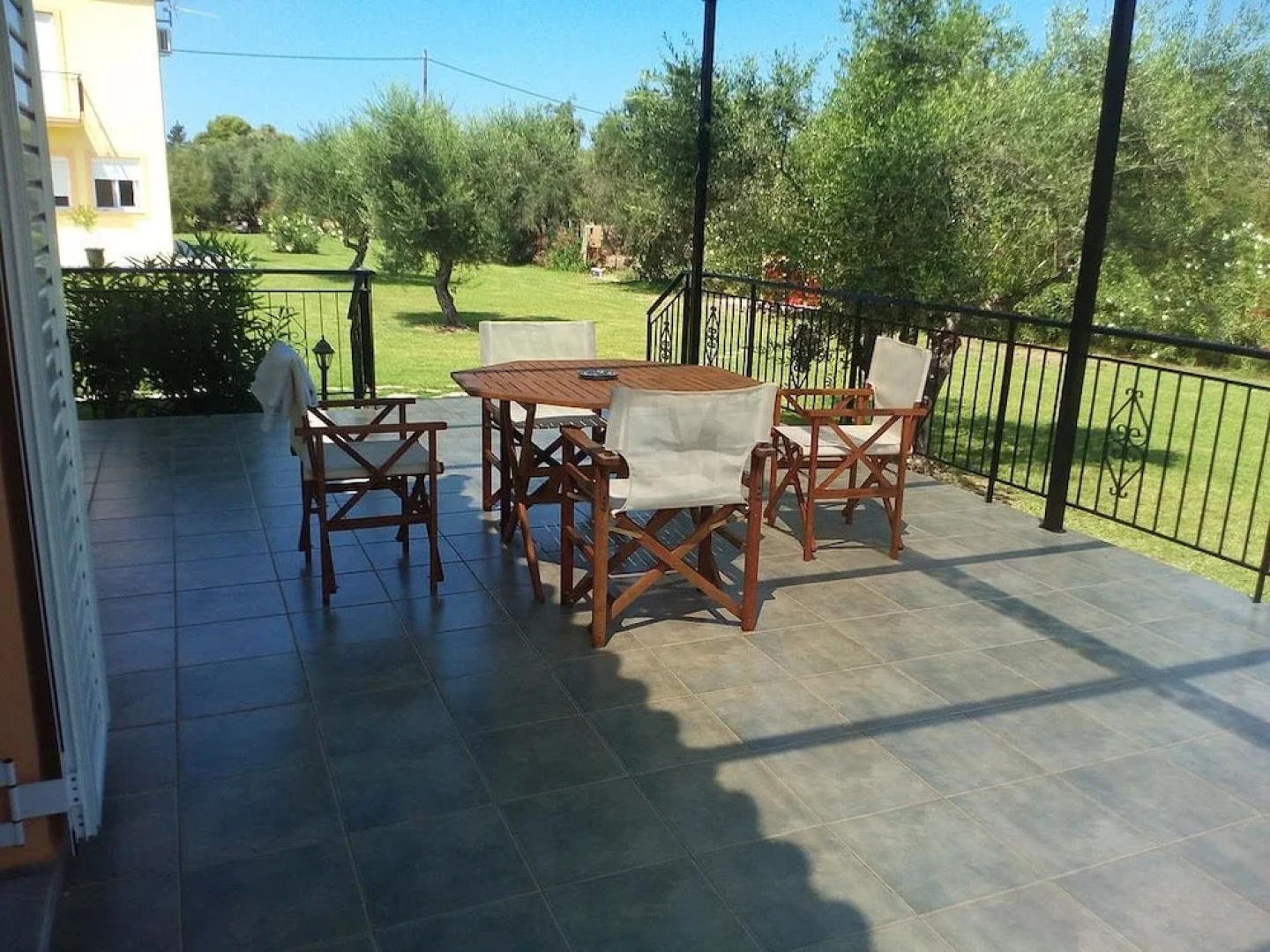 AnthosGuestHouses