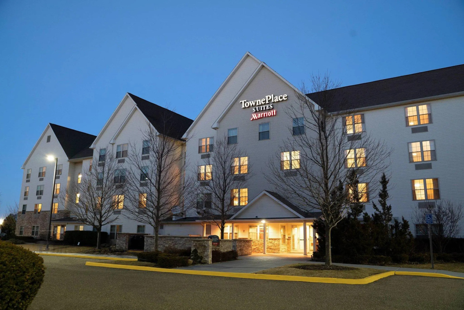 TownePlace Suites by Marriott Republic Airport Long Island