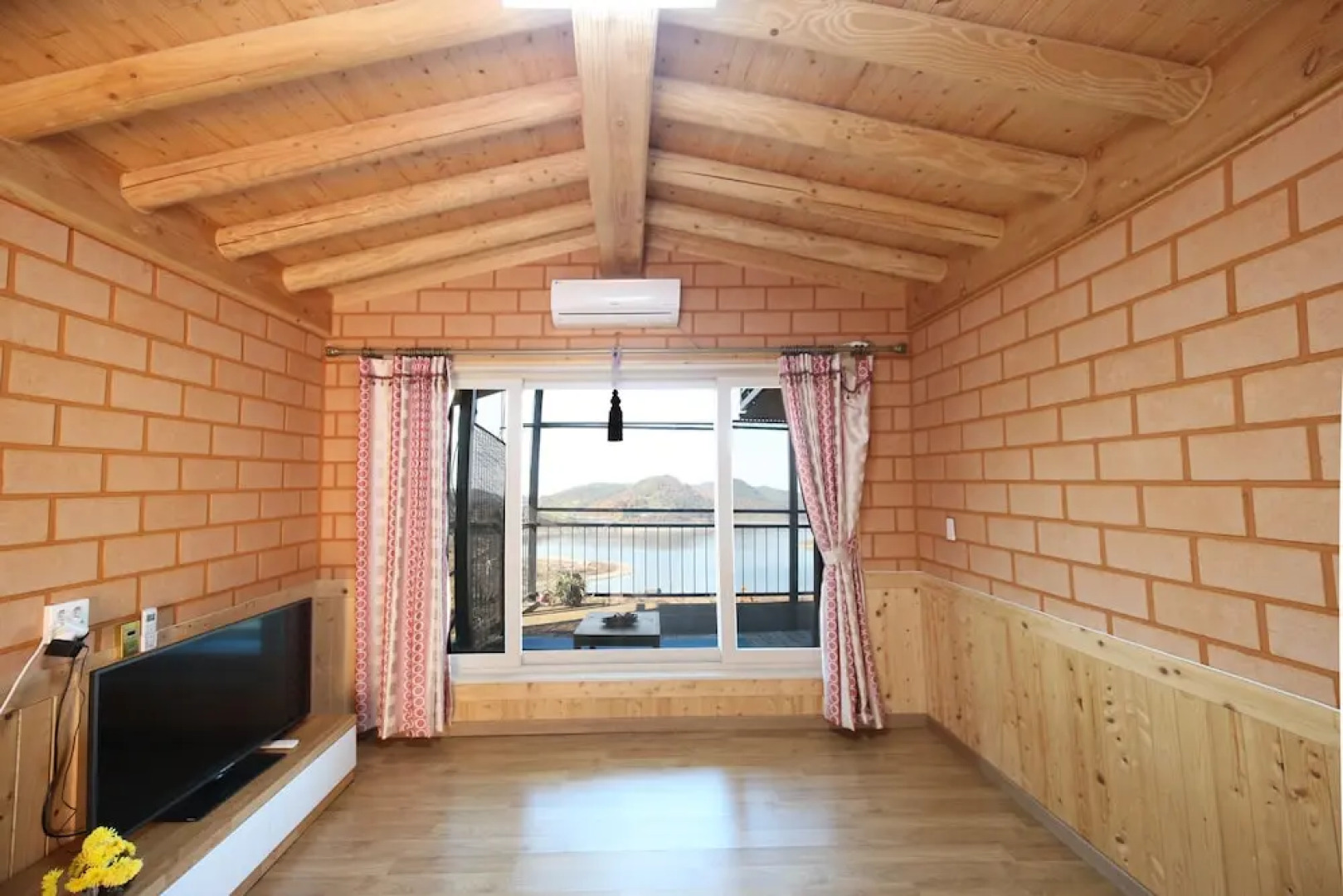 Organic Redclay House