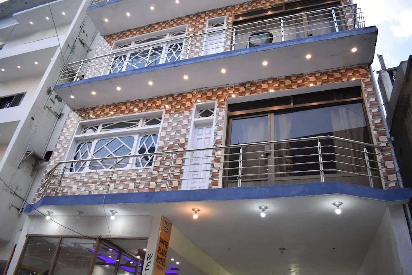 New White Palace Hotel