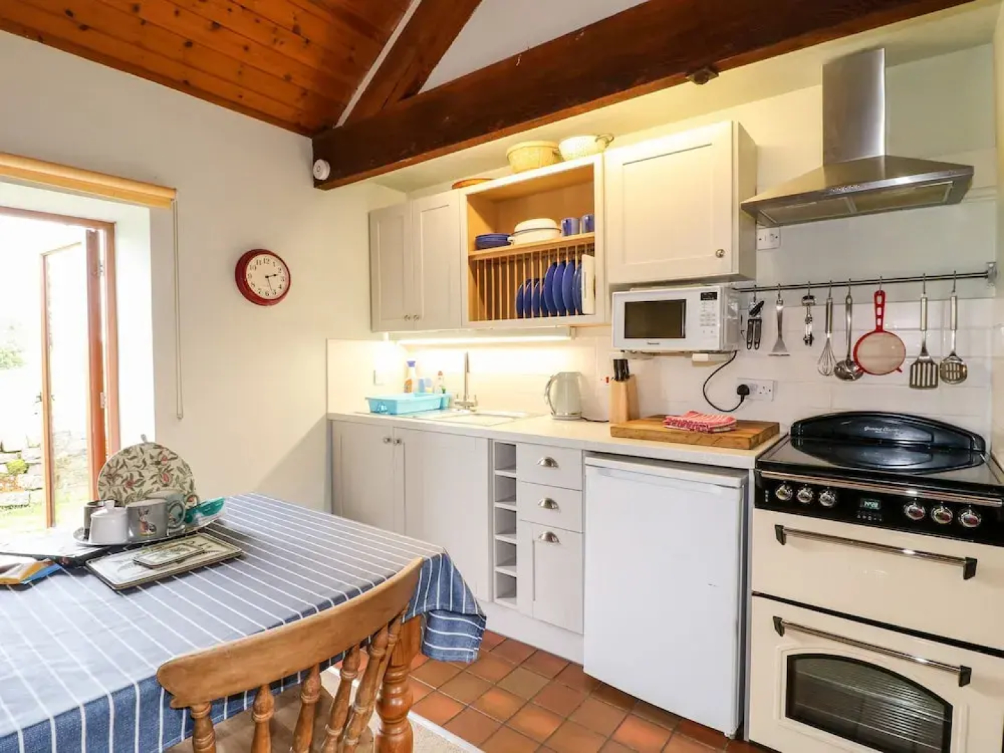 Manifold Cottage