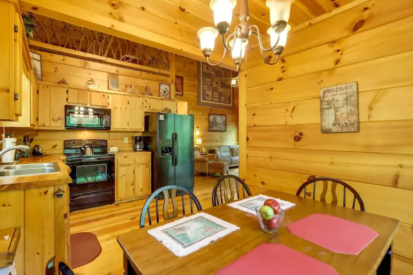 On Fightingtown Creek: Forested Mccaysville Cabin!