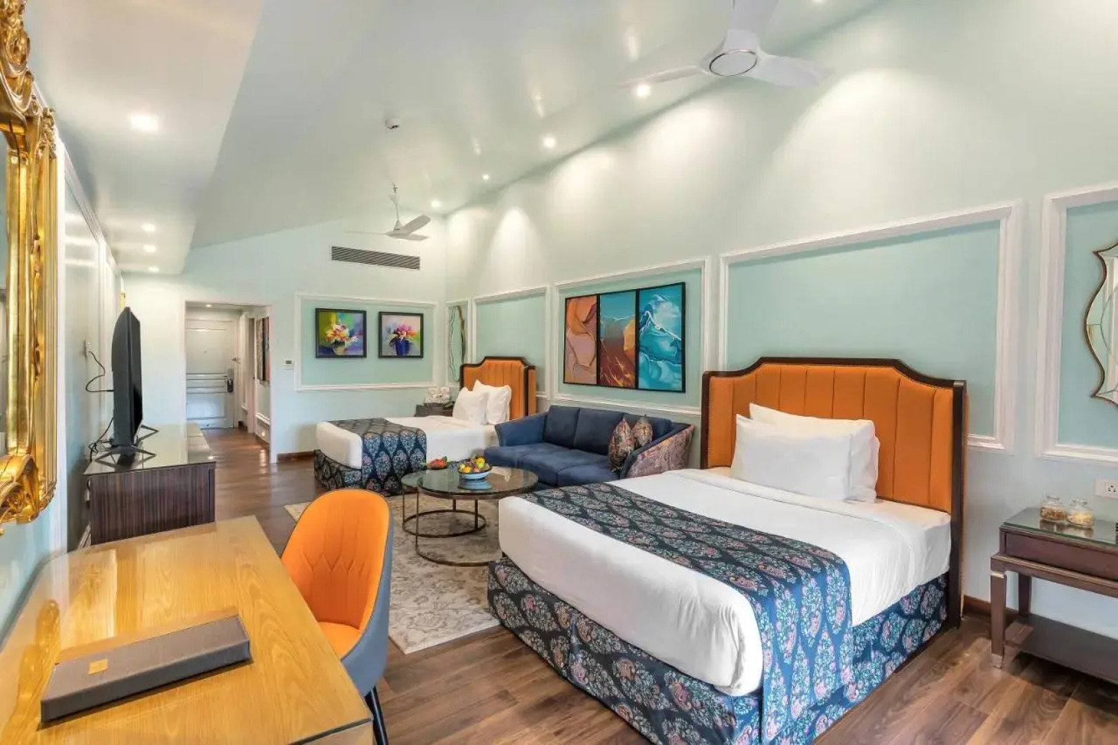 Mayfair On Sea, Morjim Beach