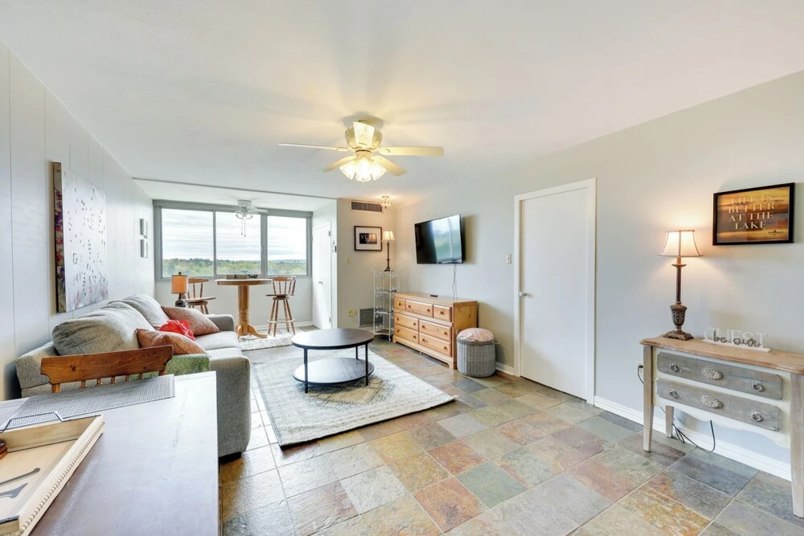 Rorys Roost Hot Springs Condo on Lake Hamilton!