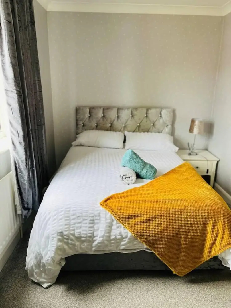 Lovely 2-bed House in Rochester